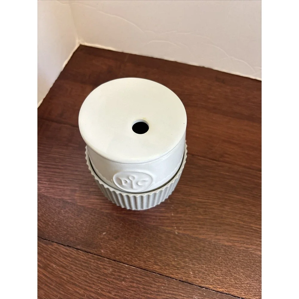 Pampered Chef Ceramic Egg Cooker, Microwave use,‎ also make oatmeal or cake